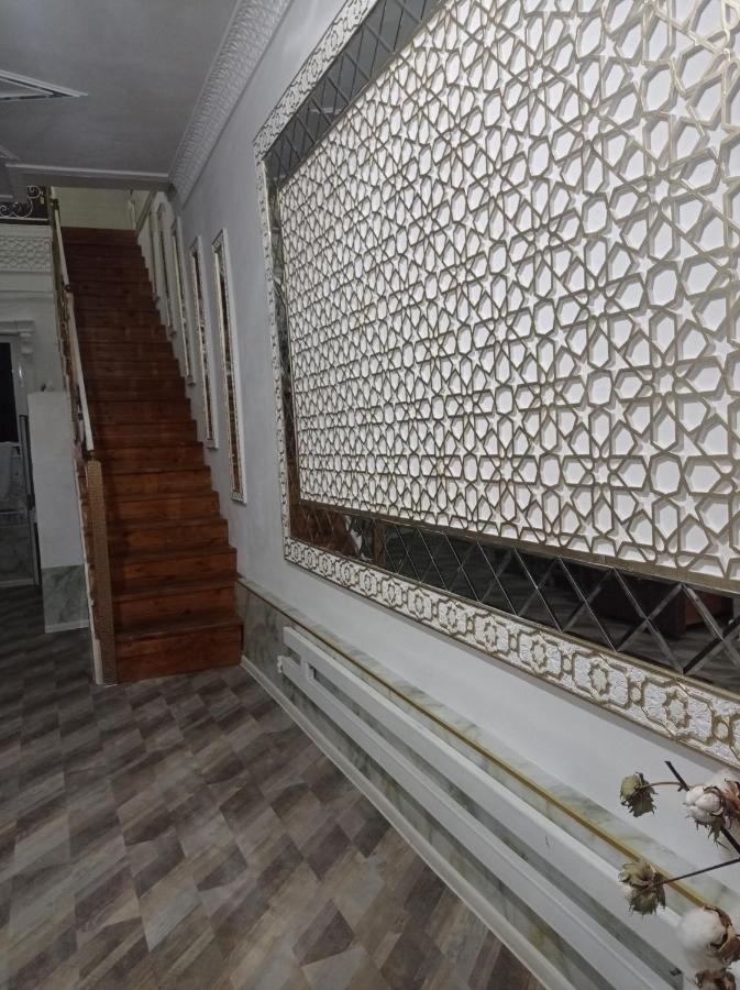 בוקורו Hotel Guest House Golden Degrez מראה חיצוני תמונה