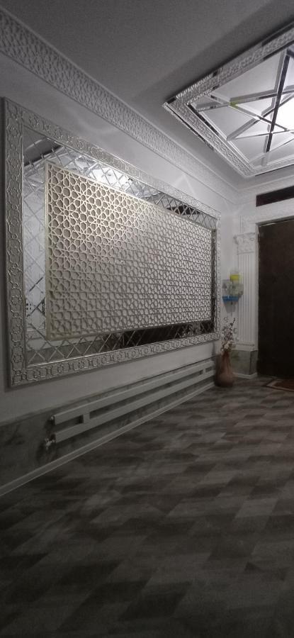 בוקורו Hotel Guest House Golden Degrez מראה חיצוני תמונה