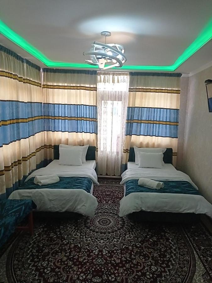 בוקורו Hotel Guest House Golden Degrez מראה חיצוני תמונה