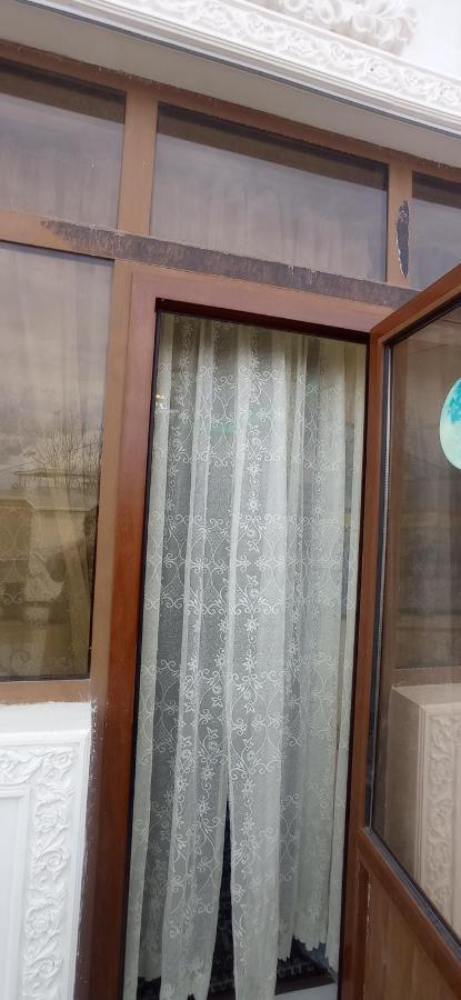 בוקורו Hotel Guest House Golden Degrez מראה חיצוני תמונה
