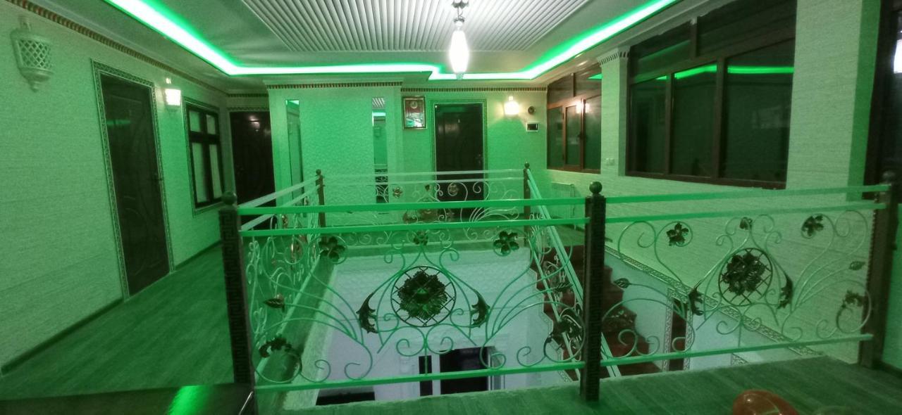 בוקורו Hotel Guest House Golden Degrez מראה חיצוני תמונה
