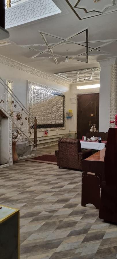 בוקורו Hotel Guest House Golden Degrez מראה חיצוני תמונה