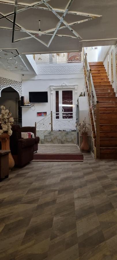 בוקורו Hotel Guest House Golden Degrez מראה חיצוני תמונה