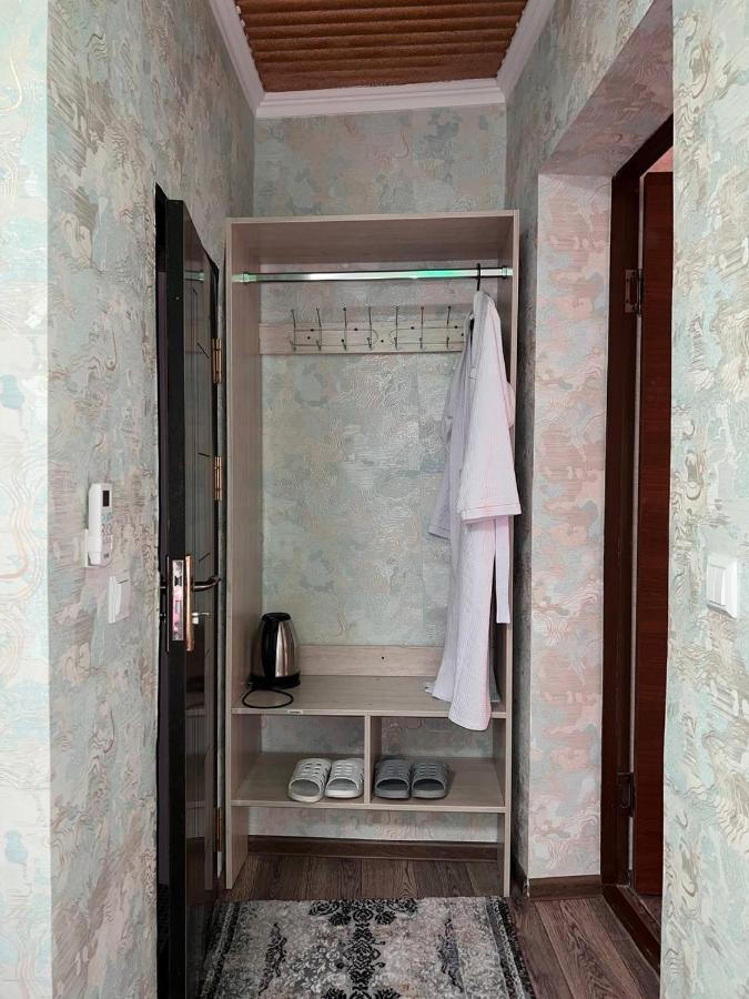 בוקורו Hotel Guest House Golden Degrez מראה חיצוני תמונה