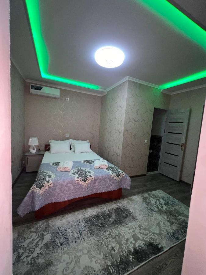 בוקורו Hotel Guest House Golden Degrez מראה חיצוני תמונה