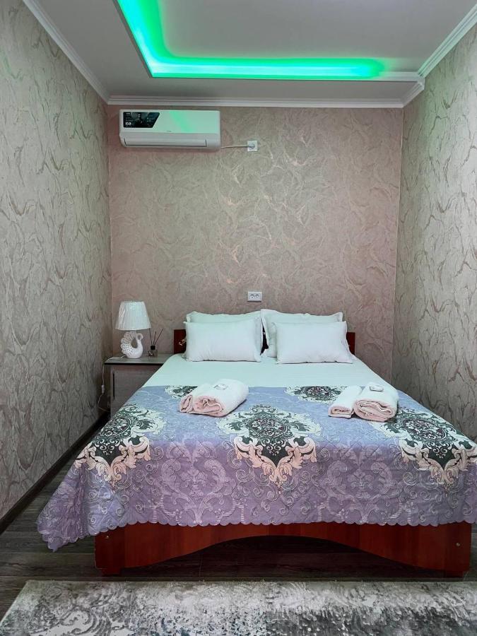 בוקורו Hotel Guest House Golden Degrez מראה חיצוני תמונה