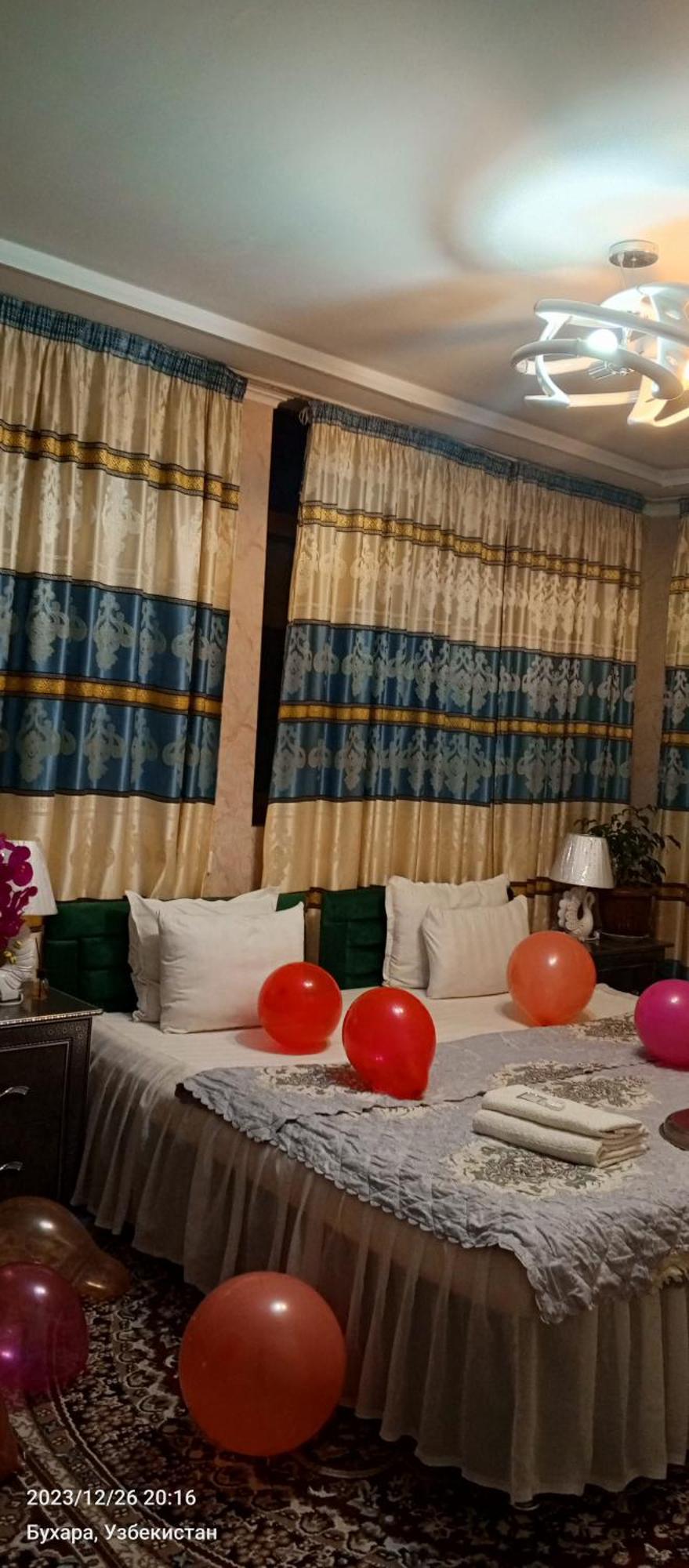בוקורו Hotel Guest House Golden Degrez מראה חיצוני תמונה