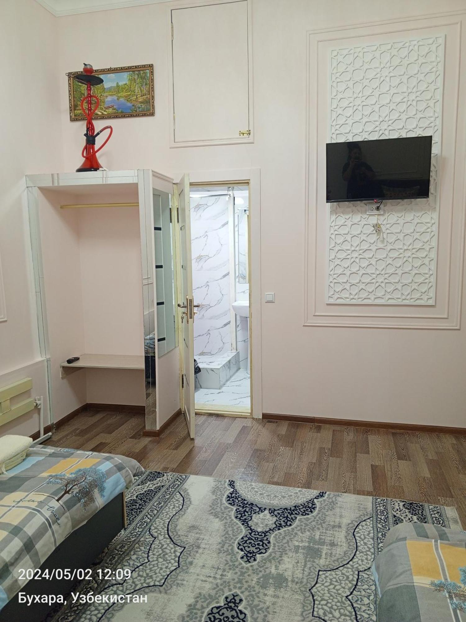בוקורו Hotel Guest House Golden Degrez מראה חיצוני תמונה